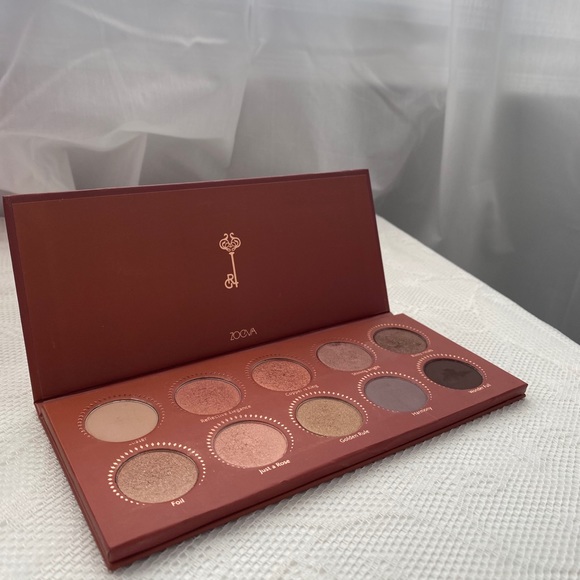 Zoeva rose golden eyeshadow palette - Picture 3 of 6